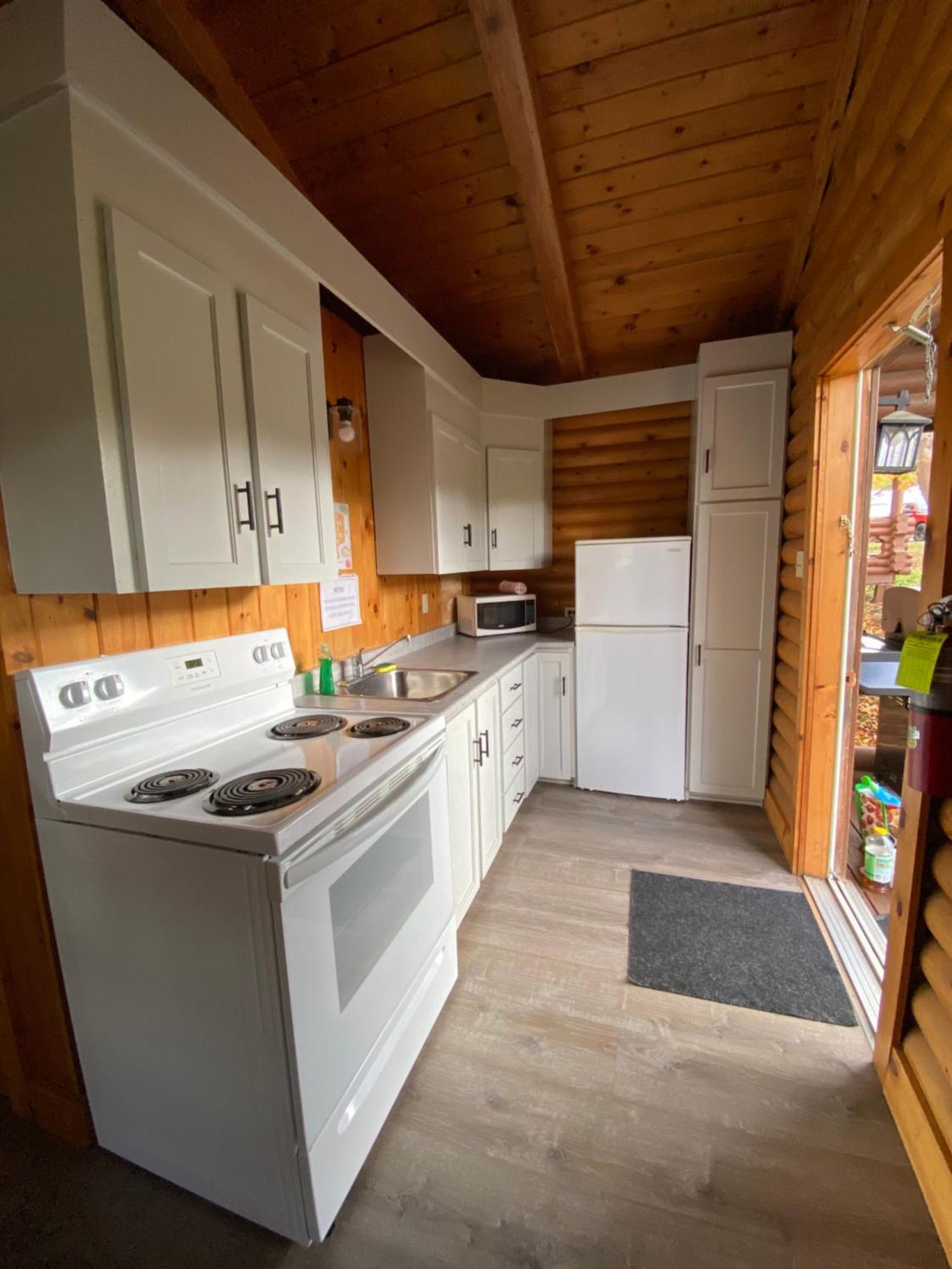 Adventures East Cottages And Campground Baddeck Bagian luar foto